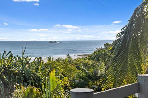 Byron Bay Treehouse On Lighthouse Road - Yamba Accommodation 0