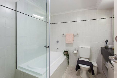 A Comfy 2BR Home Top Location FREE Parking - Yamba Accommodation 5