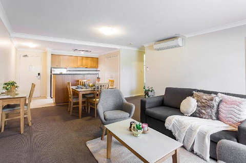 A Comfy 2BR Home Top Location FREE Parking - Yamba Accommodation 3