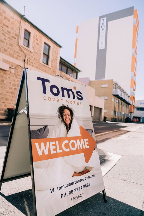 Tom's Court Hotel - Yamba Accommodation 2