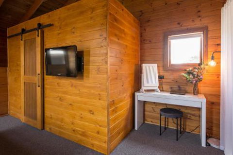 Coleys Beach House Yallingup - Yamba Accommodation 4