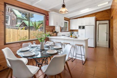 Coleys Beach House Yallingup - Yamba Accommodation 6