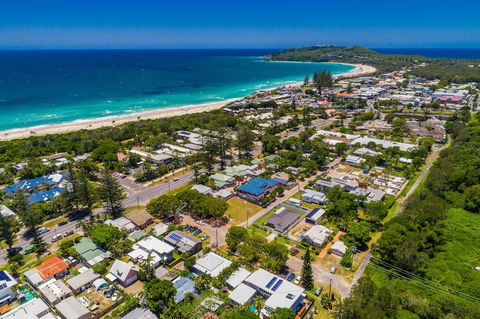 A PERFECT STAY - Aaloka Bay - Yamba Accommodation 0