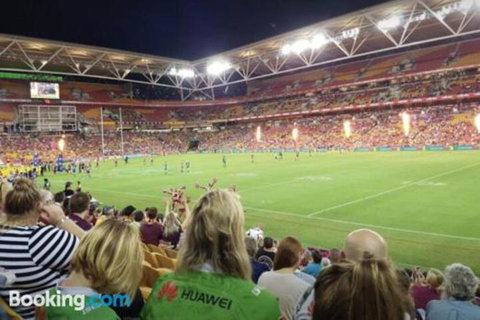 3br Stylish Apt CBD River & City Views SpaSaunaPoolWIFINetflix - Yamba Accommodation 4