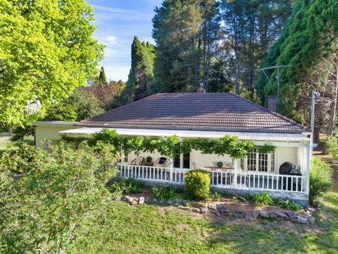 Redwood Cottage Burradoo Getaway Southern Highlands 4pm Check Out Sunday - Yamba Accommodation 0