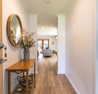 Lake Edge Retreat - Yamba Accommodation