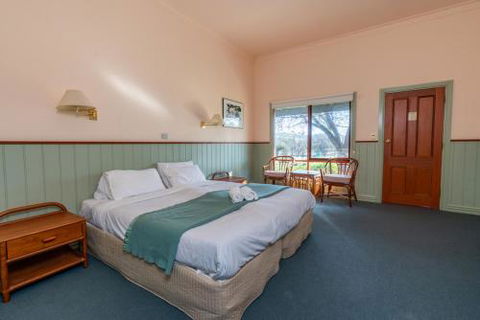 Acheron Valley Lakefront Cottages - Yamba Accommodation 0