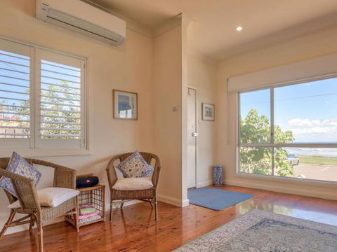 FRESHWATER Gerroa 4pm Check Out Sundays - Yamba Accommodation 6