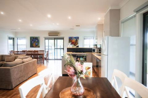 The Tatler Lodge - Yamba Accommodation 0