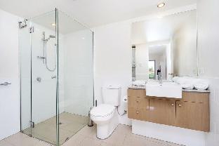 Stylish Modern Ecco Complex - Yamba Accommodation 3