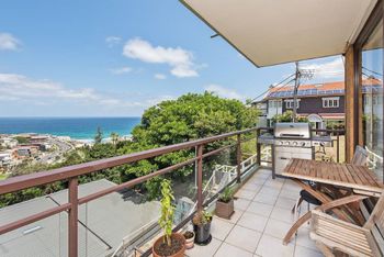 Amazing Tamarama Views H349 - Yamba Accommodation 2