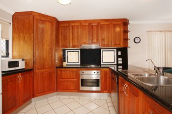 Oomoo 27a - Yamba Accommodation 4