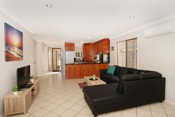 Oomoo 27a - Yamba Accommodation 5