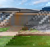 Resortstyle 4BR House With Parkingwerribee - Yamba Accommodation