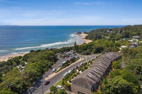 Number 4 James Cook Apartments - Yamba Accommodation 3