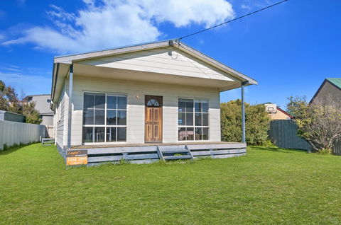 Julieanne - Yamba Accommodation 1