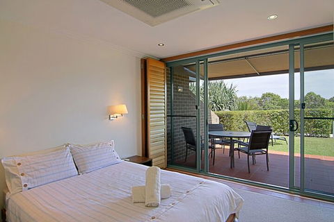 A Perfect Stay - 3 James Cook Apartments - Yamba Accommodation 3