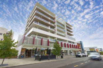 Executive Studio Inner City Apartment - Yamba Accommodation 0