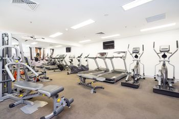 Executive Studio Inner City Apartment - Yamba Accommodation 3