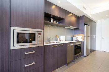 Executive Studio Inner City Apartment - Yamba Accommodation 6