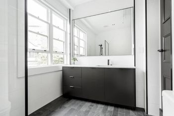 Stunning City Apartment H350 - Yamba Accommodation 2