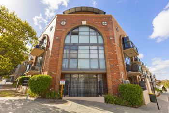 Stylish Inner City Apartment - Yamba Accommodation 1