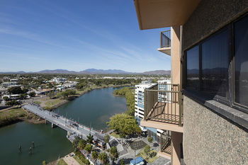Holiday Inn Townsville - Yamba Accommodation 3