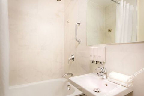 Qinnat Victoria One On Elizabeth Melbourne - Yamba Accommodation 7