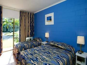 Kondari Lakeside Villas - Yamba Accommodation 0