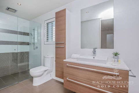 Absolute Beachfront Holiday House - Yamba Accommodation 2