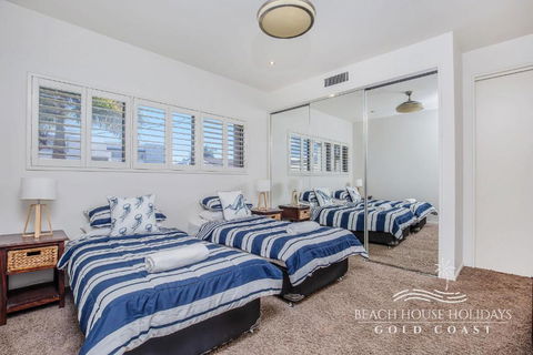 Absolute Beachfront Holiday House - Yamba Accommodation 1