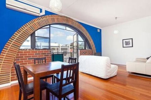 Stylish 2 Bedroom Apartment In The City - Yamba Accommodation 5