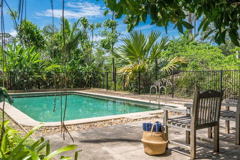 Your Luxury Escape - Cedar View - Yamba Accommodation 2