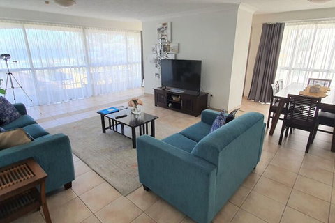 Surfers Chalet - Yamba Accommodation 4