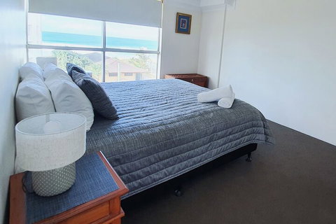 Surfers Chalet - Yamba Accommodation 6