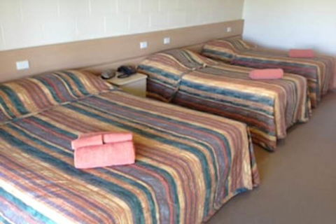 Tenterfield Golf Club Fairways Lodge - Yamba Accommodation 3