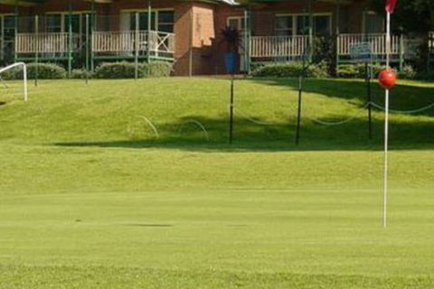 Tenterfield Golf Club Fairways Lodge - Yamba Accommodation 2