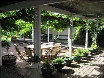 Avoca House & Cottage Accommodation - Yamba Accommodation 0
