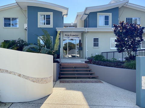 Byron Beachcomber - Yamba Accommodation 0