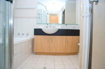 The Grand Apartments North Adelaide - Yamba Accommodation 5