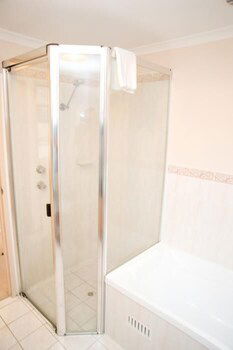 The Grand Apartments North Adelaide - Yamba Accommodation 1