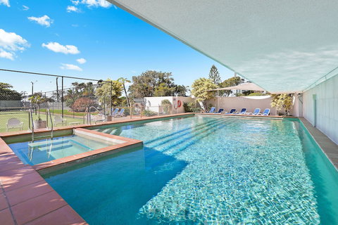 Elouera Tower Beachfront Apartments - Yamba Accommodation 4