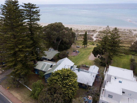 Dunsborough Beachouse YHA Hostel - Yamba Accommodation 2