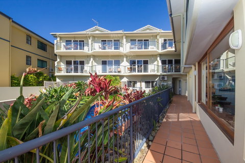Yamba Beach Motel - Yamba Accommodation 0