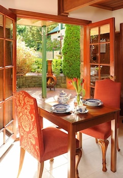 Mary Card's Coach House - Yamba Accommodation 6