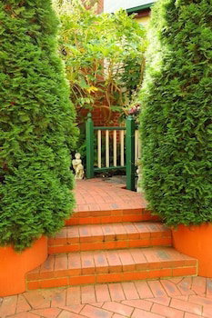 Mary Card's Coach House - Yamba Accommodation 2