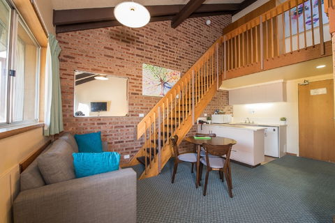 Alpine Gables - Yamba Accommodation 3