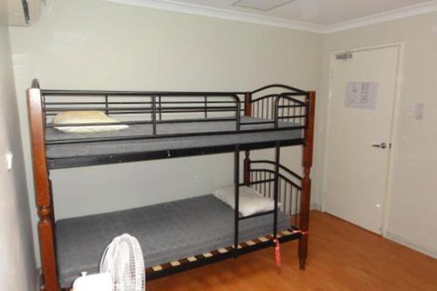 Perth 178 Backpackers - Yamba Accommodation 2