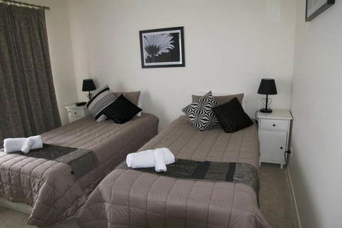Cole House Apartments - Yamba Accommodation 6