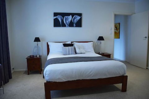 Cole House Apartments - Yamba Accommodation 0